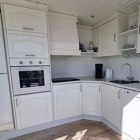Strandhus Bratten * Strandby